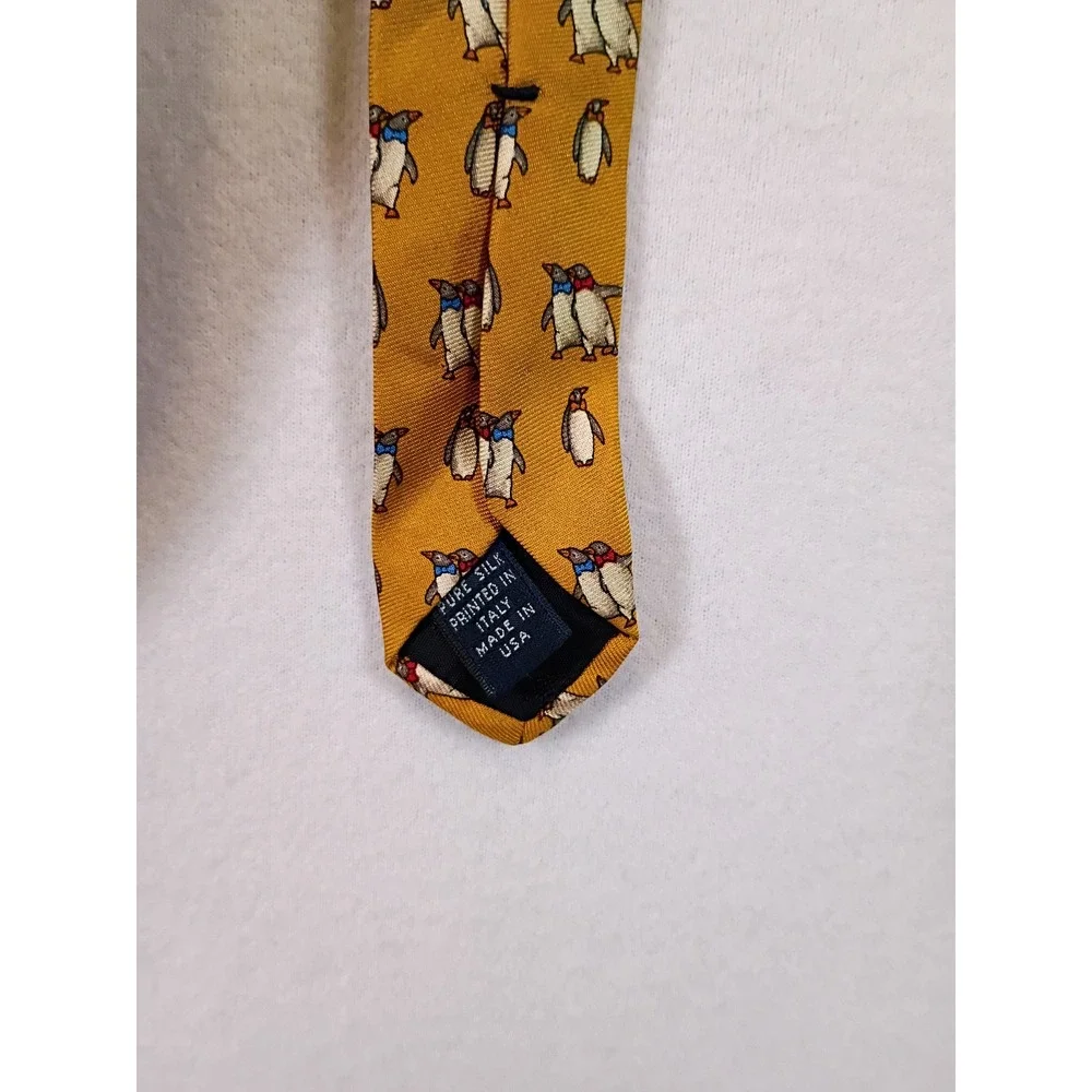 Preppy Brooks Brothers Makers Mens OS Gold Silk Penguin Animal Print Necktie